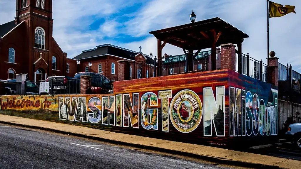 Welcome to Washington Missouri mural on Main Street, near the Missouri River